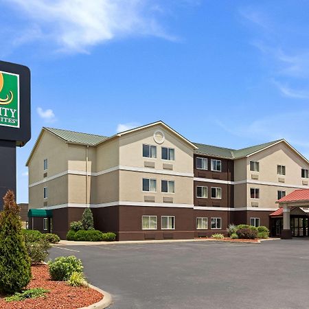 Quality Inn & Suites Ferdinand Buitenkant foto