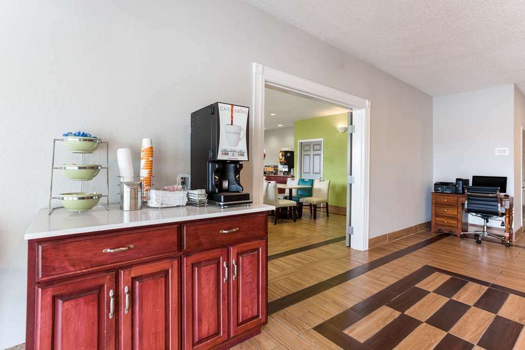 Quality Inn & Suites Ferdinand Interieur foto